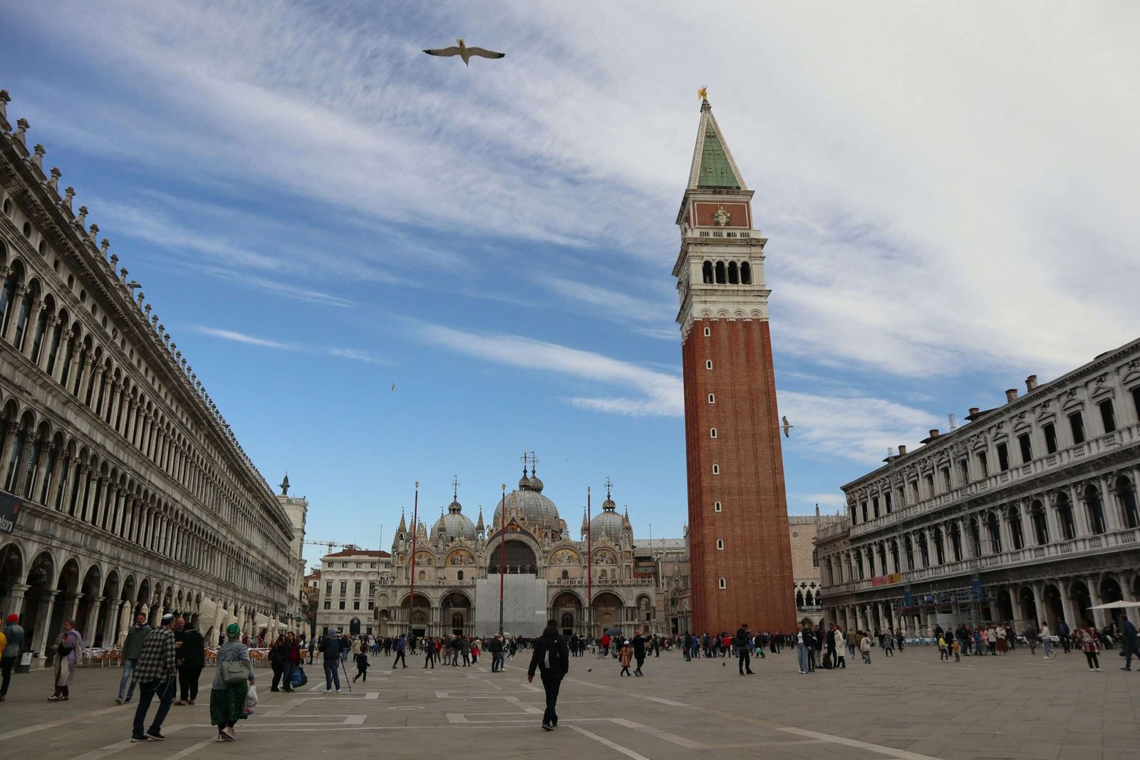 Discover the best things to do in Venice. Featured is St Mark's Campanile and Basilica.