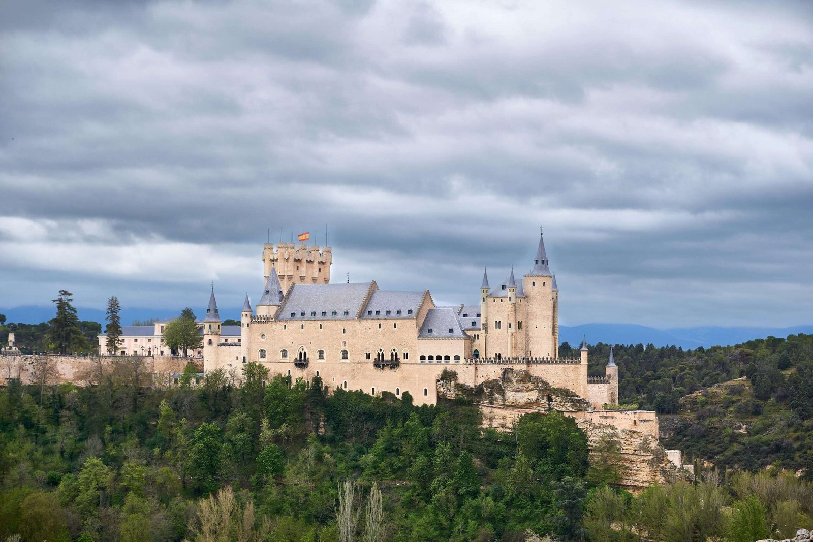 Alcázar of Segovia is one of the must-see castles in Europe. Featured is Alcázar of Segovia.